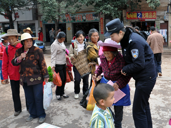 村民“閑”下來 鐵警“忙”起來