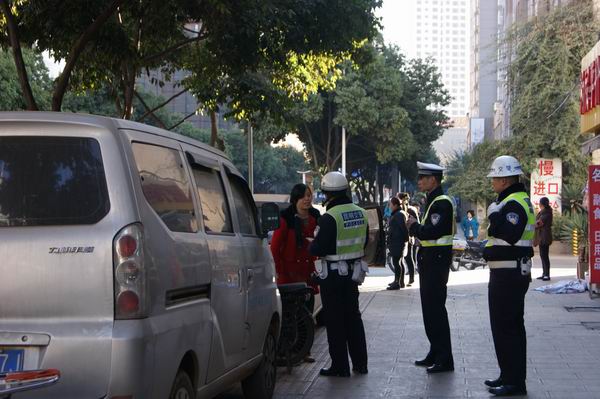 昆鐵警方開展站周道路交通專項(xiàng)整治