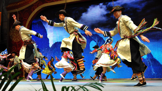 云南聯(lián)手新加坡藝術(shù)家演繹“春到河畔2014”