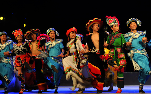 云南藝術演出團“獅城”完美落幕