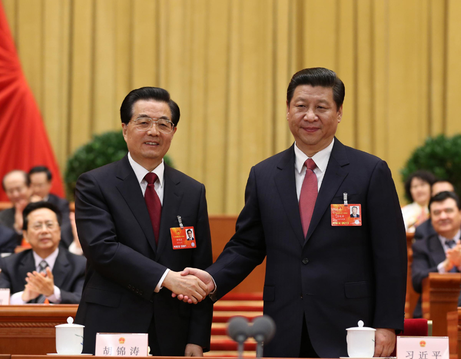 胡錦濤與習近平親切握手