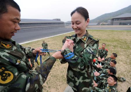 浙江邊防百名師團級干部“當新兵”