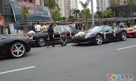 豪華婚車(chē)隊(duì)