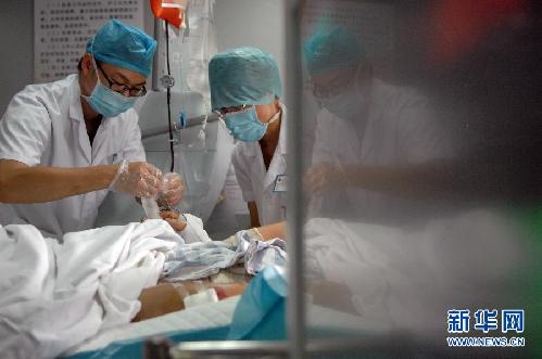 溫州動車事故：24小時守護的ICU