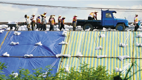 趙洪祝檢查防臺抗臺工作:嚴陣以待 迎戰