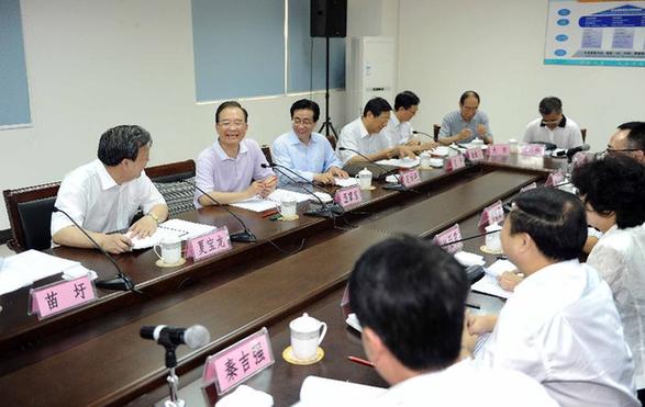 溫家寶總理在浙江考察經濟運行