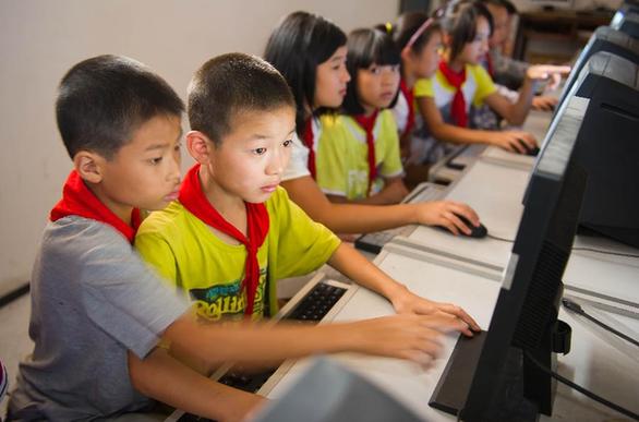 山村小學迎來愛心電腦