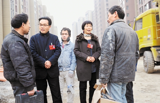 政協委員問計公租房