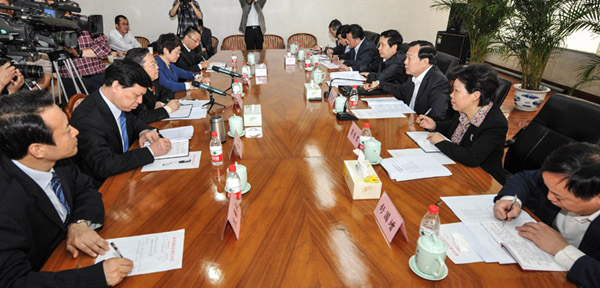 夏寶龍考察新華社浙江分社