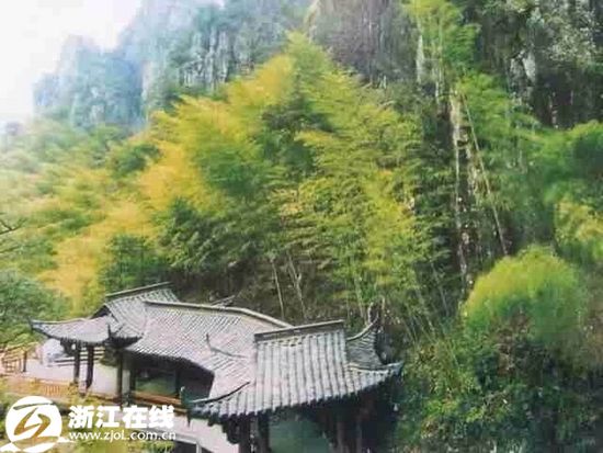 青山碧水兩相依 去南尖巖看天地間的山水畫卷