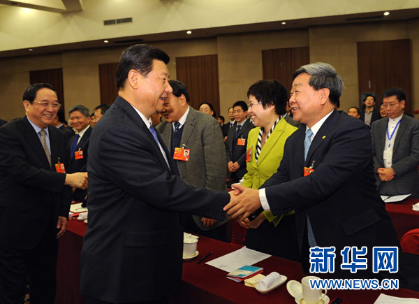 習近平看望出席全國政協十二屆一次會議科協、科技界委員并參加聯組討論