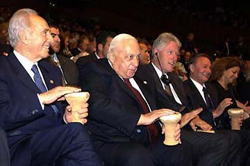 Peres wishes for mideast peace on 80th birthday