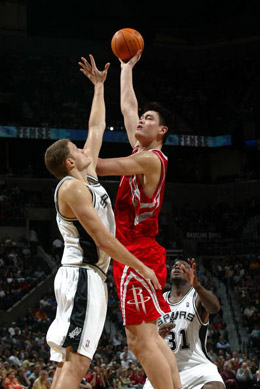 Rockets trounce Spurs 84-63