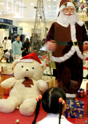 Businesses vie for jolly Christmas returns