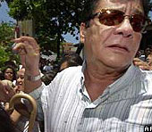 Crowds flock to film star funeral