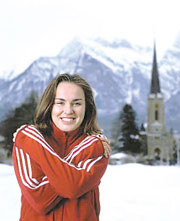 Hingis beaten in three sets on comeback