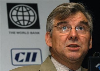 Country Director (India) of World Bank Michael Carter speaks at a workshop Assessing the Investment Climate in Karntaka organized by the World Bank and the Confederation of Indian Industry, in Bangalore, India, Tuesday, June 21, 2005.