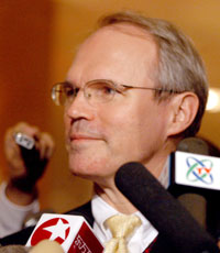 U.S. Assistant Secretary of State for East Asian and Pacific Affairs and top U.S. negotiator for the six-party talks Christopher Hill speaks to journalists at a hotel in Beijing August 3, 2005. [Reuters]