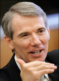 US Trade Representative Rob Portman said China's trade surplus with the United States was likely to exceed 200 billion dollars this year, roughly 40 billion dollars more than 2004.