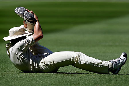 Florida State Seminoles running Back Leon Washington (R) bumps wide receiver Willie Reid during practice for the Orange Bowl in Davie, Florida, December 29, 2005.