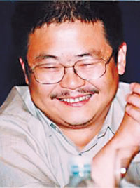 Tang Wanxin, head of the notorious and now bankrupt D'Long Group, went on trial yesterday for illegally accepting deposits, manipulating stock prices and embezzlement.