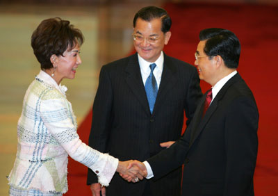 Hu meets with Lien Chan