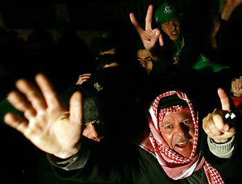 Hamas makes strong showing in Palestinian election