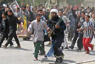 Iraqi Shiites seize Basra governor's office