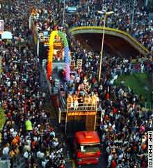 Hundreds of thousands turn out for gay pride parade