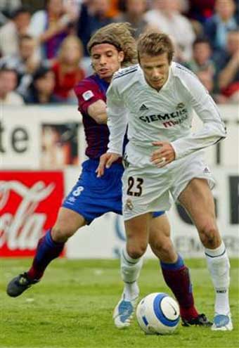 Real Madrid beat Levante 2-0
