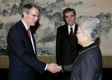 China 'greatly concerned' over textile dispute