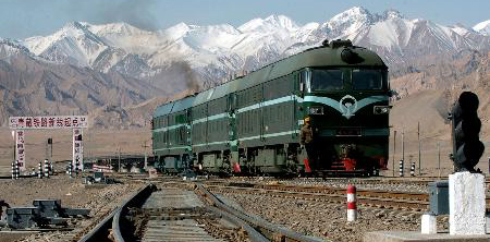 Qinghai-Tibet railway nears finish