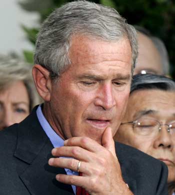 Harricane Katrina hits US