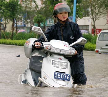 Heavy rainfall hits Lianyungang