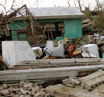 Hurricane Wilma batters Florida