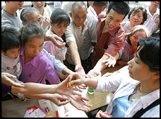 Hospitals find profit in AIDS, undermine Chinese government's initiatives