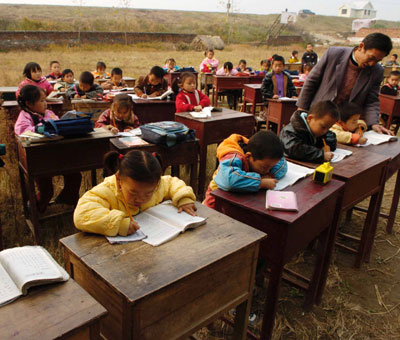 Class resumes in quake-hit Jiujiang