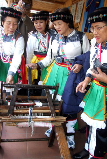 Cross-strait cultural and economic exchange