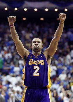 Fisher lifts Lakers to brink of title