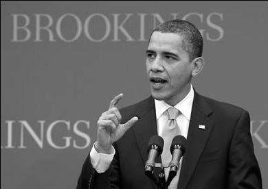 Obama shifts focus to jobs as US employment slides