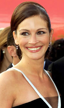 Julia Roberts makes her Broadway debut