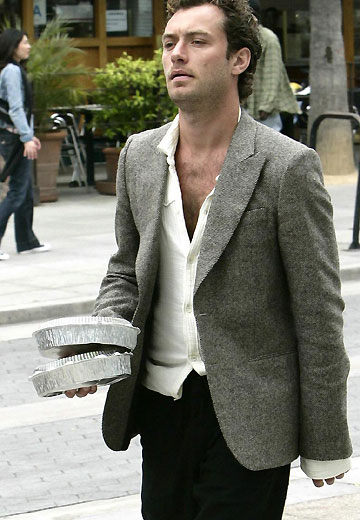 Sienna Miller caught with Jude Law