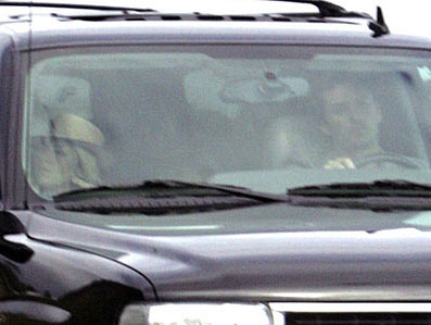 Sienna Miller caught with Jude Law