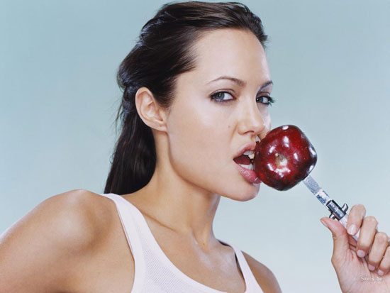 Hefner wants Jolie for Playboy