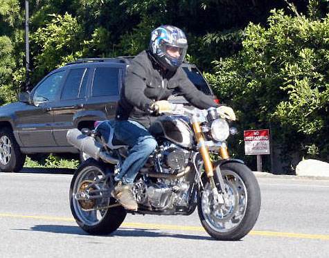 Pitt enjoys motorcycle trip