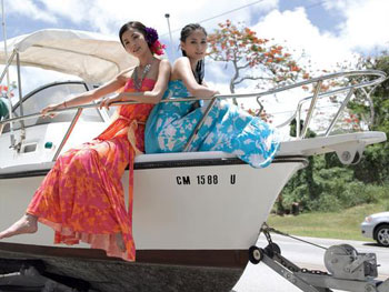 Twins shoots cover photo in Spain