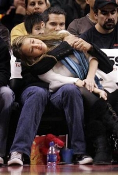 Pregnant Jessica Alba and baby's father engaged