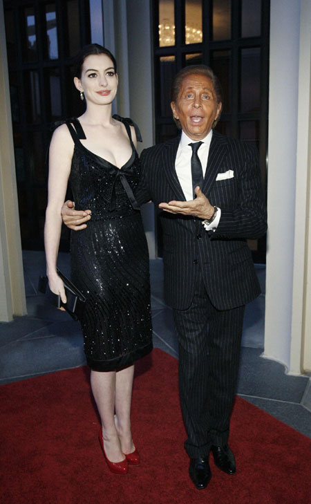 Anne Hathaway, Paltrow attend premiere of film 