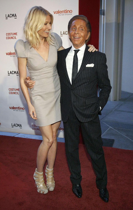 Anne Hathaway, Paltrow attend premiere of film 