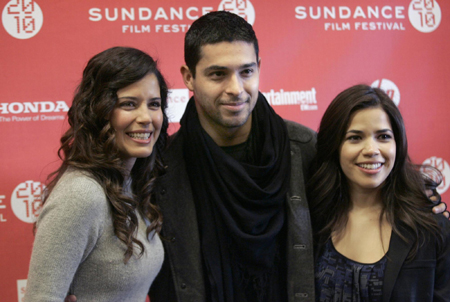 Cast member arrive for premiere of film 